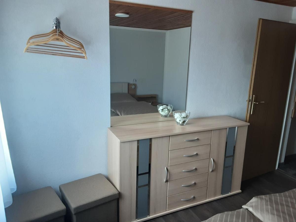 Appartamento Alt Sammit Krakow am See Esterno foto